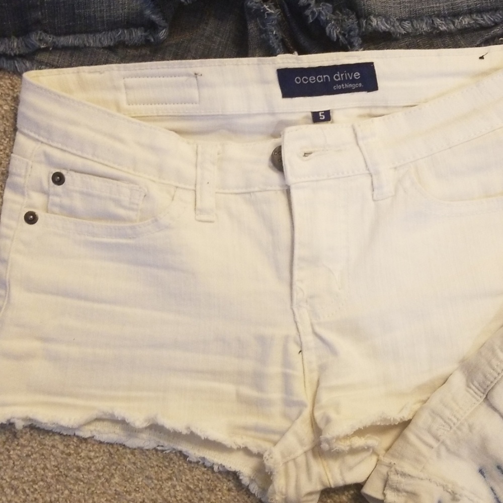 4 pairs size 5 jean shorts - Picture 3 of 5